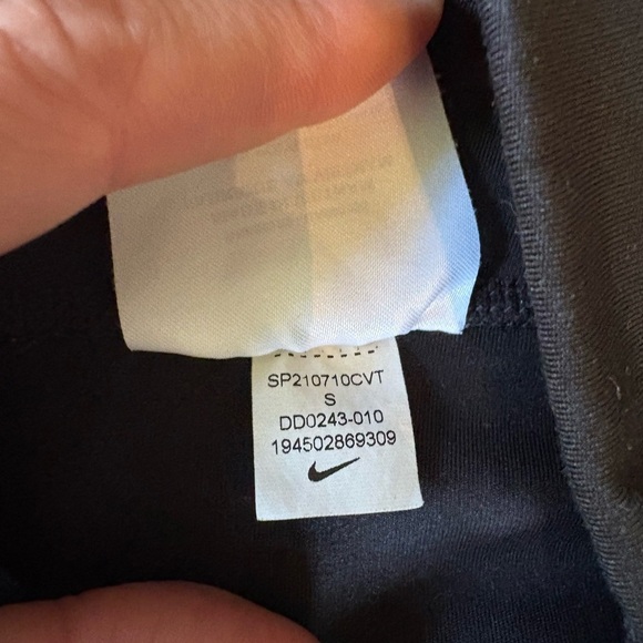 Nike Dri-fit shorts - Picture 6 of 10